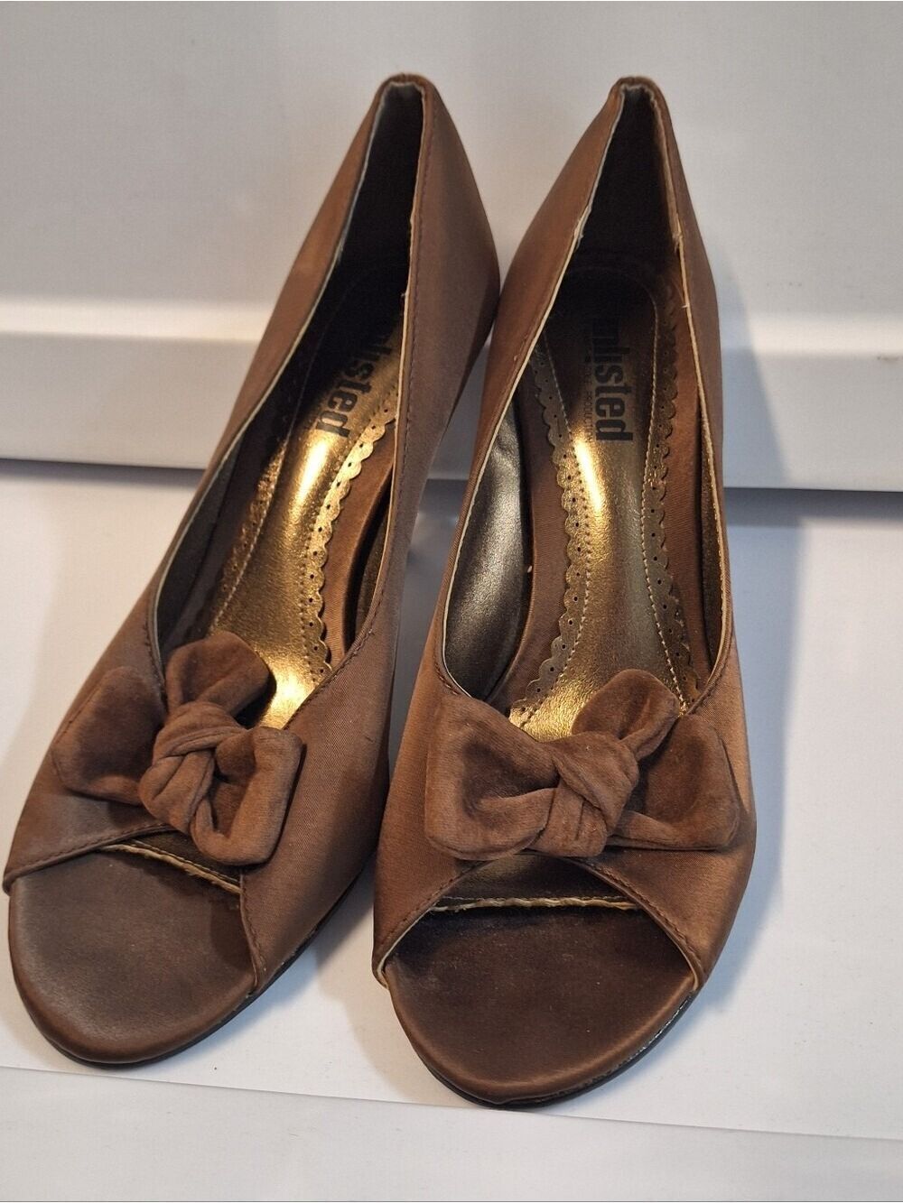 Kenneth Cole Unlisted Brown Satin Heels Size 7